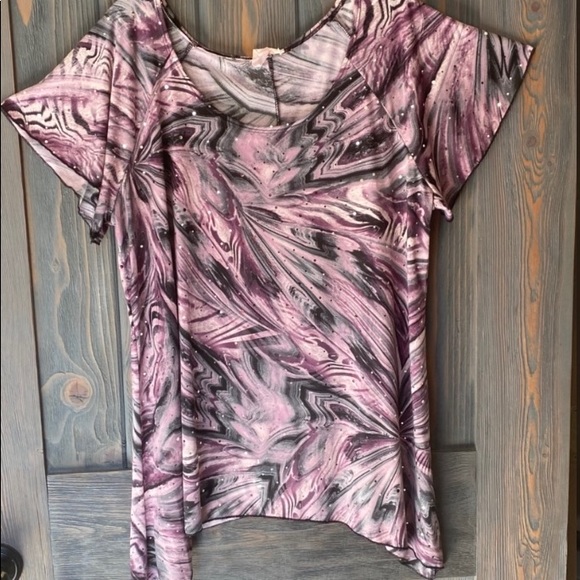 Sparkly festive and fun top. - Picture 1 of 3